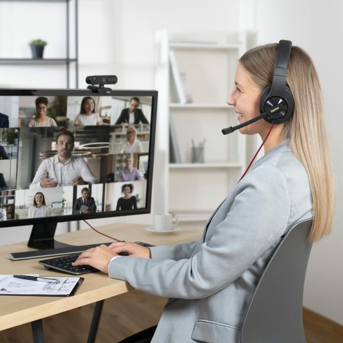 Gaming Headset with Microphone Hama 00139937 Black - GearHaus