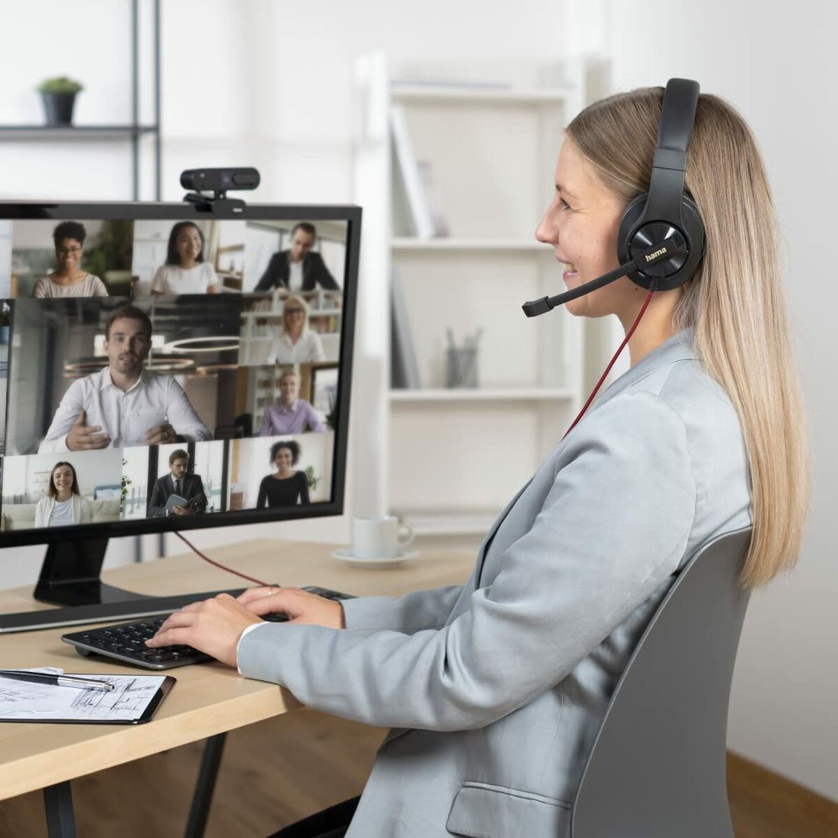 Gaming Headset with Microphone Hama 00139937 Black - GearHaus